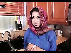 Arab hijabi Muslim gets wild in hardcore sex